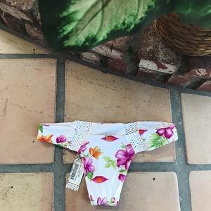 NWT Frankie’s Malia Bottoms - tropical bouquet